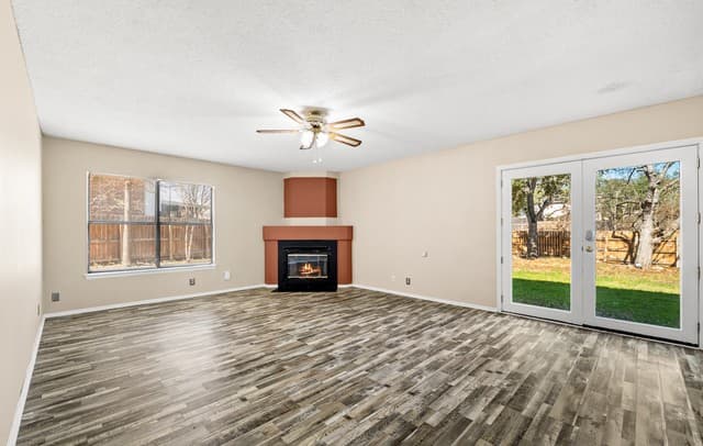 4-bedroom rental at 11173 Moonlit Park in San Antonio, TX — photo 4
