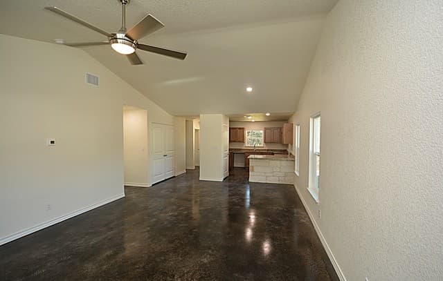 3-bedroom rental at 1436 Laguna in Spring Branch, TX — photo 2