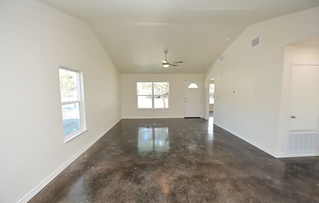 3-bedroom rental at 1436 Laguna in Spring Branch, TX — photo 4