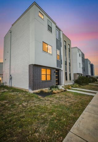 Home for sale at 7922 Kennedy Hill Unit 1 in San Antonio, TX — photo 5