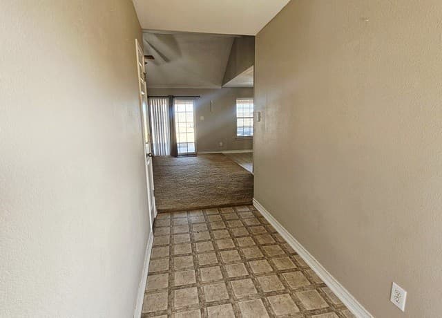 Home for sale at 5615 Fm 462 in Moore, TX — photo 3