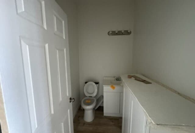 3-bedroom rental at 2402 W Martin St in San Antonio, TX — photo 5
