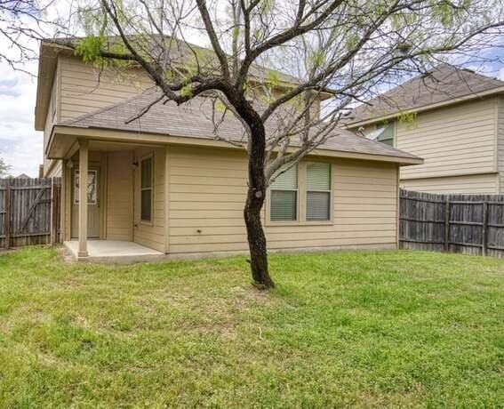 3-bedroom rental at 8926 Gerald Ohara in San Antonio, TX — photo 2