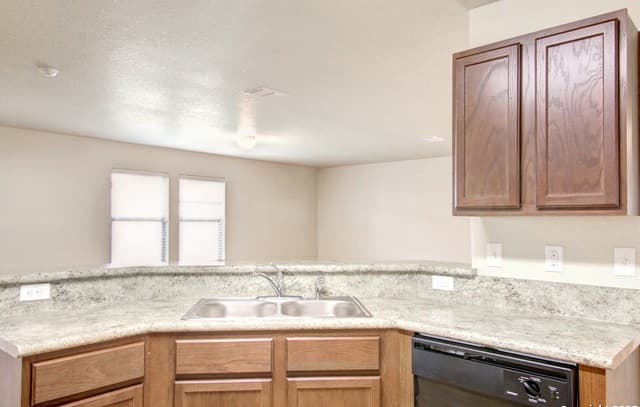 3-bedroom rental at 8926 Gerald Ohara in San Antonio, TX — photo 4