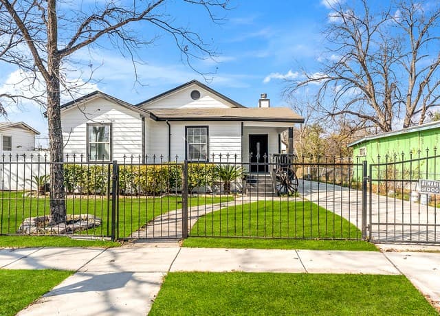 rental at 755 Cavalier in San Antonio, TX — photo 1