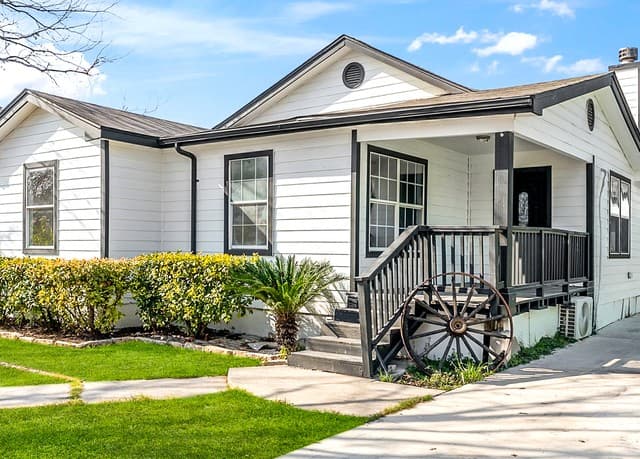 rental at 755 Cavalier in San Antonio, TX — photo 2