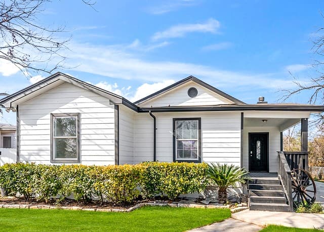 rental at 755 Cavalier in San Antonio, TX — photo 3