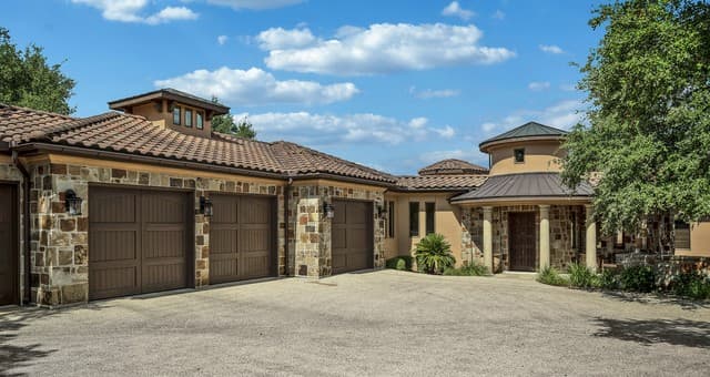 4-bedroom rental at 227 Augusta in Boerne, TX — photo 2