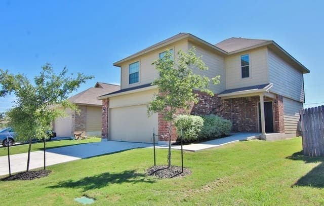 4-bedroom rental at 7006 Heathers Way in San Antonio, TX — photo 1