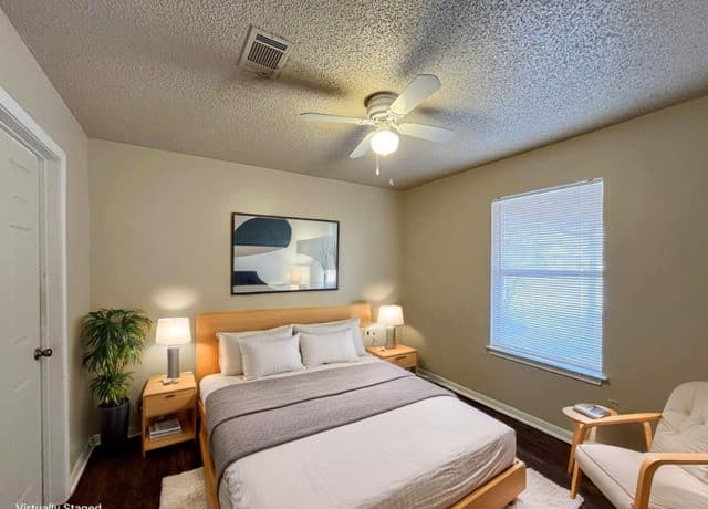 1-bedroom rental at 6306 Queens Castle Unit 4 in San Antonio, TX — photo 5