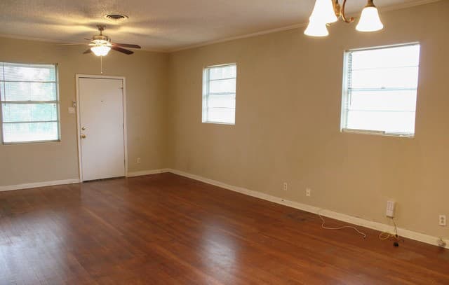 2-bedroom rental at 3901 N New Braunfels in San Antonio, TX — photo 5
