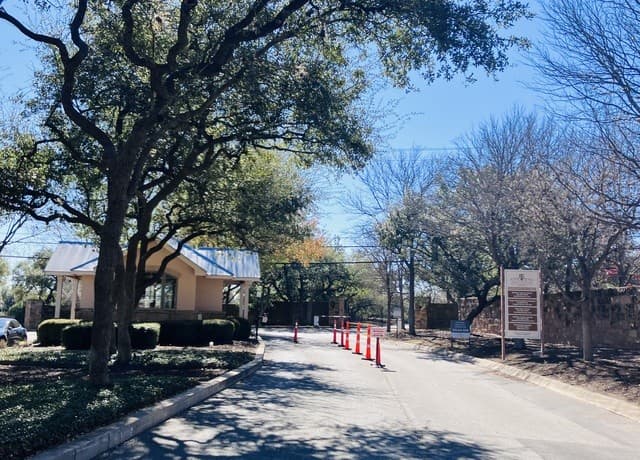 rental at 215 Wellesley Lndg in Shavano Park, TX — photo 5