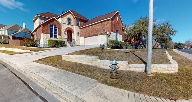 6-bedroom rental at 3707 Blackstone in San Antonio, TX — photo 1