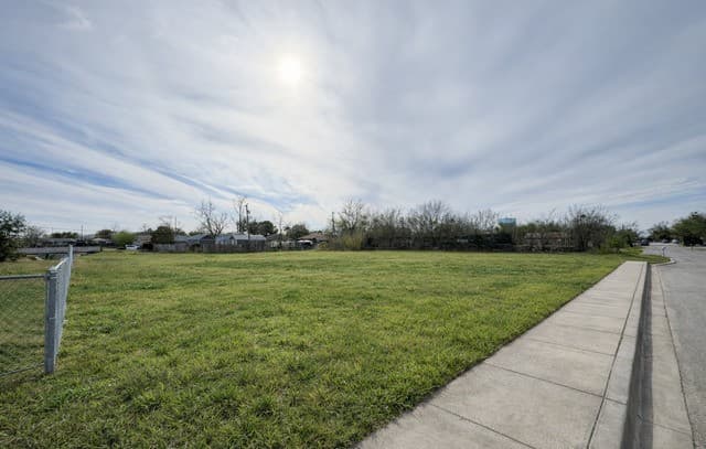 rental at 2306 Rivas 1 in San Antonio, TX — photo 1