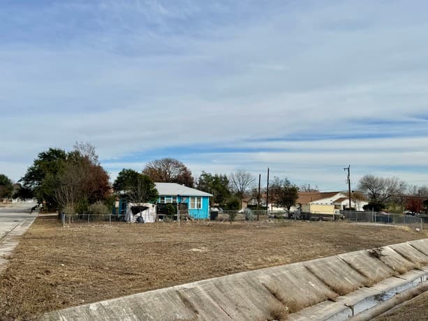rental at 2306 Rivas 1 in San Antonio, TX — photo 4