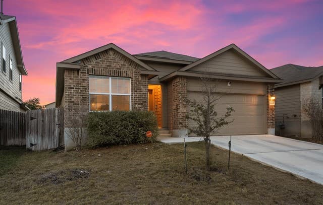 3-bedroom rental at 6535 Encore Oaks in San Antonio, TX — photo 3