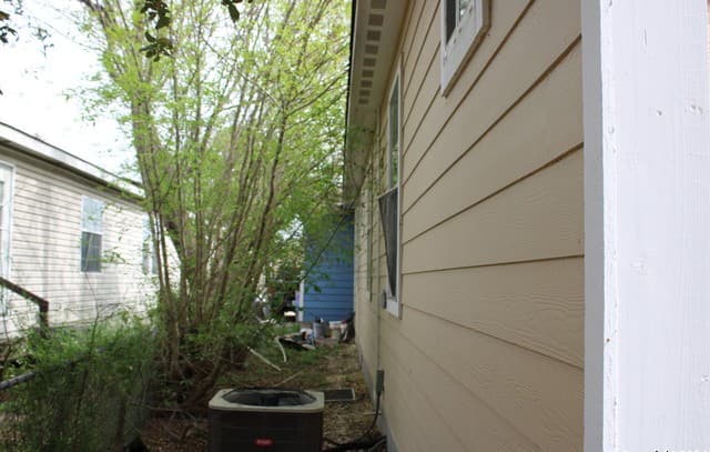 3-bedroom rental at 718 Singing Wind in San Antonio, TX — photo 4