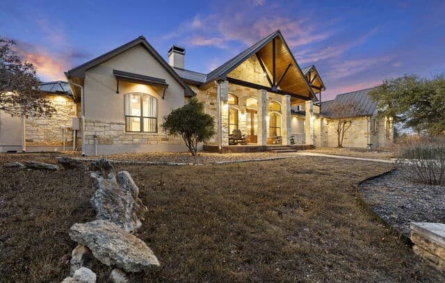 3-bedroom rental at 1941 Canyon Curve in Spring Branch, TX — photo 1