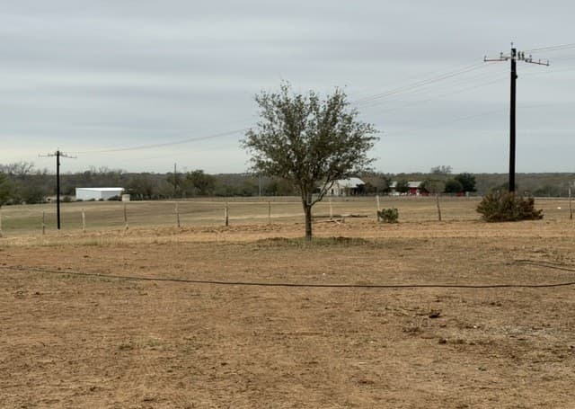 rental at C.R 220 County Road 220 in Floresville, TX — photo 1