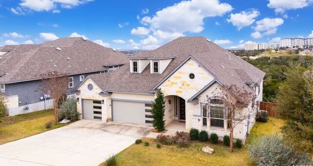 4-bedroom rental at 24011 Azul Dawn in San Antonio, TX — photo 5