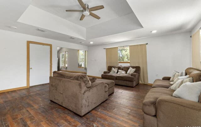 2-bedroom rental at 551 Peaceful Ln in San Antonio, TX — photo 4