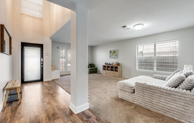 4-bedroom rental at 1017 Silvertree in Schertz, TX — photo 4