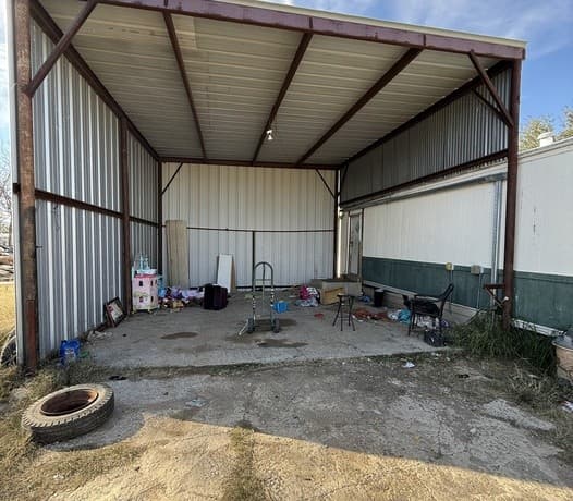 3-bedroom rental at 1511 Hough in Adkins, TX — photo 2