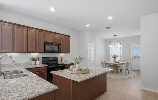 3-bedroom rental at 10911 Balmorhea in San Antonio, TX — photo 3