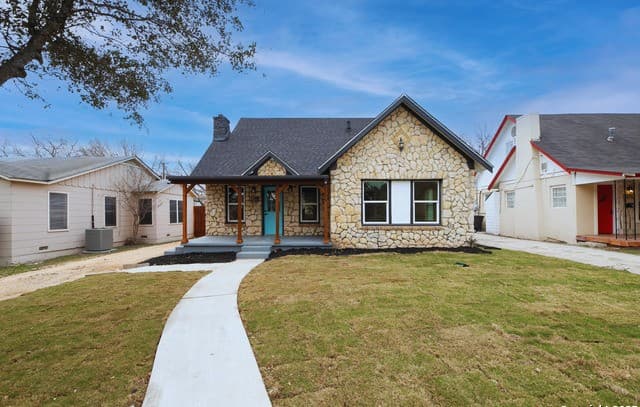 3-bedroom home for sale at 543 McMonigal Place Unit BLDG. 1 in San Antonio TX