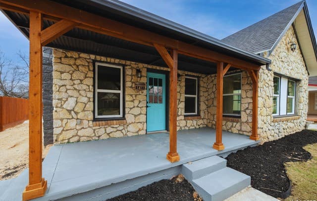 Home for sale at 543 McMonigal Place Unit BLDG. 1 in San Antonio, TX — photo 2