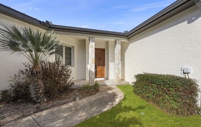 3-bedroom rental at 32 Worthsham in San Antonio, TX — photo 3