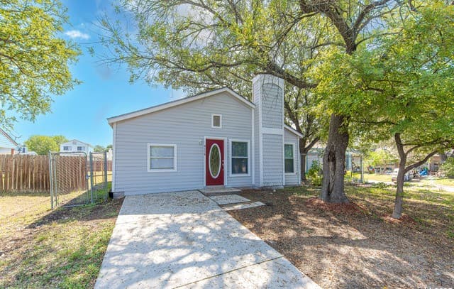 3-bedroom rental at 4114 Dakota Sun in San Antonio, TX — photo 2