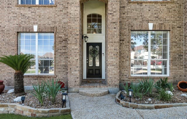 4-bedroom rental at 20607 Wild Springs in San Antonio, TX — photo 3