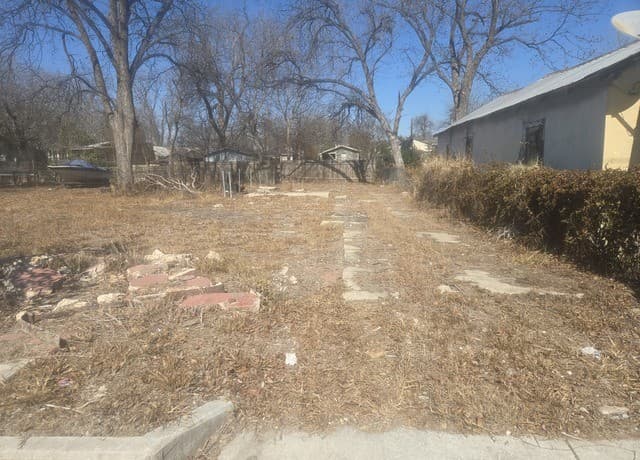 rental at 1533 Flanders in San Antonio, TX — photo 1