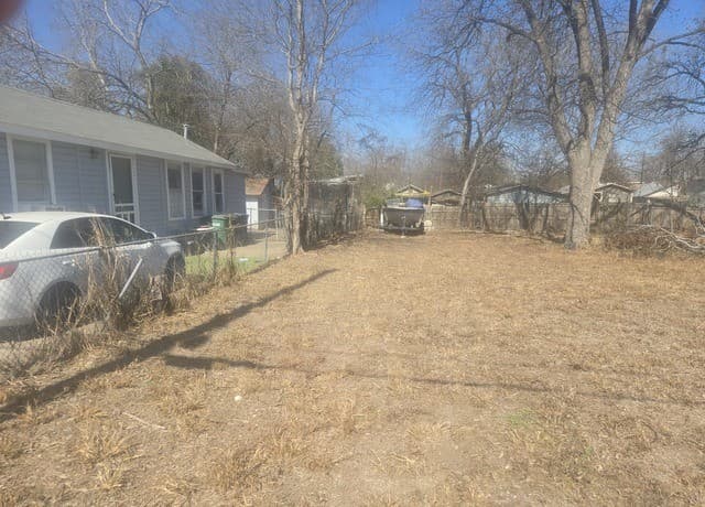 rental at 1537 Flanders in San Antonio, TX — photo 1