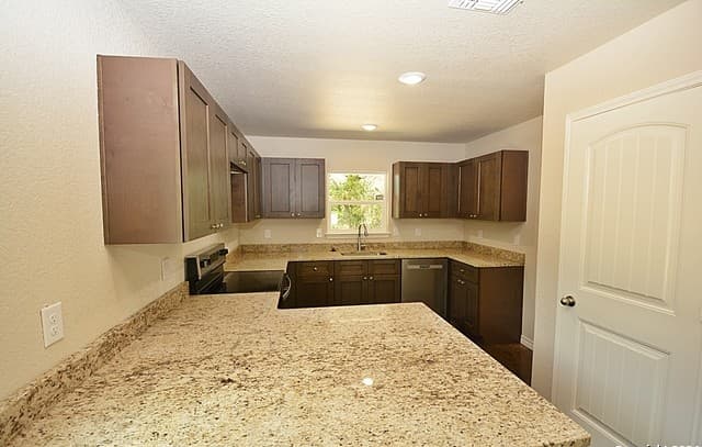 4-bedroom rental at 1270 Misty Ln in Spring Branch, TX — photo 3