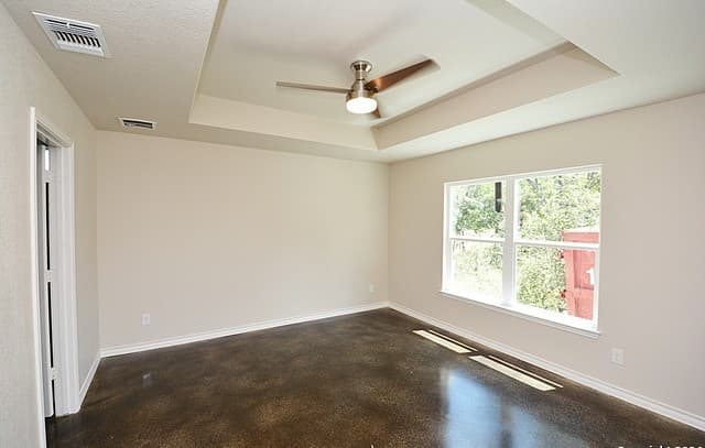 4-bedroom rental at 1270 Misty Ln in Spring Branch, TX — photo 5