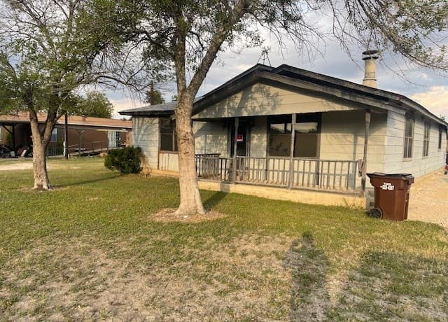 3-bedroom rental at 9710 County Road 5723 in Castroville, TX — photo 1