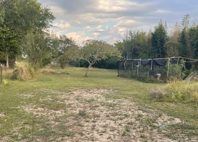 3-bedroom rental at 9710 County Road 5723 in Castroville, TX — photo 3