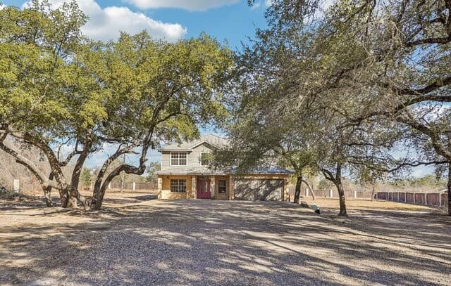 Home for sale at 301 County Road 6862 in Natalia, TX — photo 2