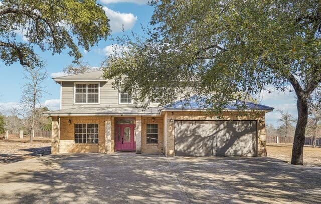 Home for sale at 301 County Road 6862 in Natalia, TX — photo 5