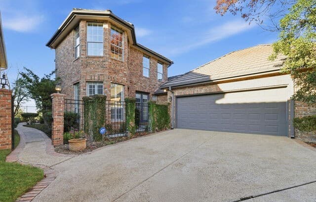 3-bedroom rental at 35 Haverhill Way in San Antonio, TX — photo 2