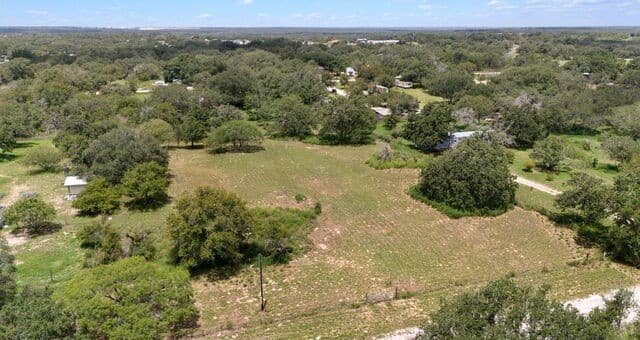 rental at 271 Hermosa in Poteet, TX — photo 3