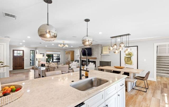 4-bedroom rental at 313 James St in Boerne, TX — photo 5