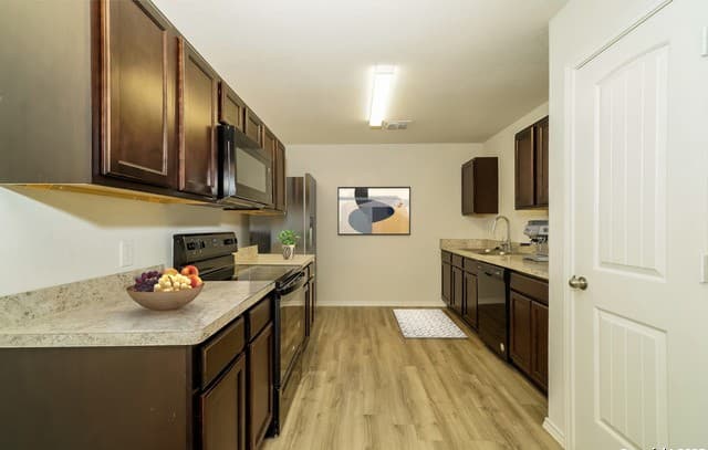 3-bedroom rental at 10319 Clearwater Way in San Antonio, TX — photo 3