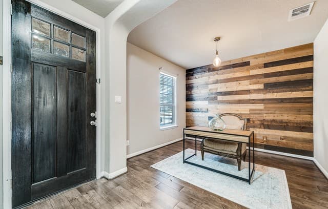 3-bedroom rental at 8127 Lovela in San Antonio, TX — photo 3