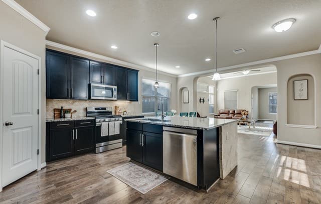 3-bedroom rental at 8127 Lovela in San Antonio, TX — photo 5