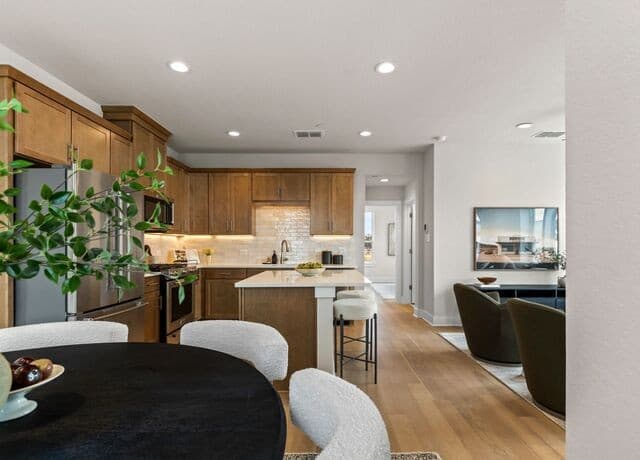 Home for sale at 543 McMonigal Place Unit BLDG. 3 in San Antonio, TX — photo 2
