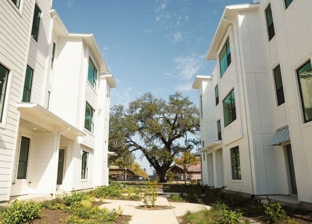 Home for sale at 543 McMonigal Place Unit BLDG. 3 in San Antonio, TX — photo 3