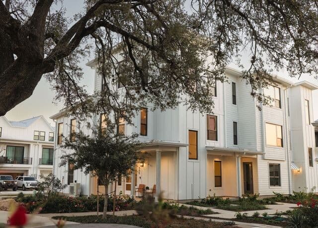Home for sale at 543 McMonigal Place Unit BLDG. 3 in San Antonio, TX — photo 4